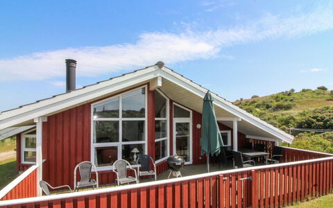 Diderik - 300M from the Sea: Hout, Dak, Architectuur, Huis, Huis, Verblijf, Siding, Hardwood, Helling, Landgoed