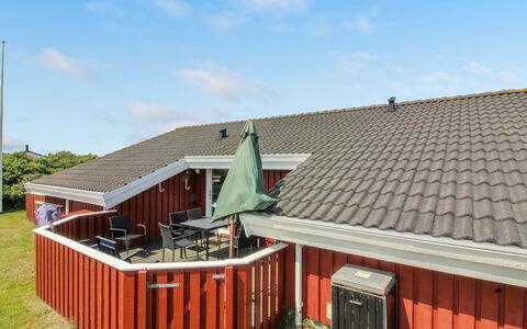 Diderik - 300M from the Sea: Hout, Dak, Architectuur, Huis, Huis, Verblijf, Siding, Hardwood, Helling, Landgoed