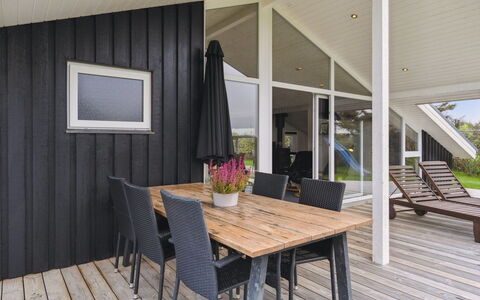 Herbiorn - 403M from the Sea: Flooring, Muur, Verdieping, Interieur Ontwerp, Hout, Plafond, Houten Vloer, Verlichting, Meubilair, Laminaatvloer