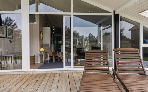 Herbiorn - 403M from the Sea: Flooring, Muur, Verdieping, Interieur Ontwerp, Hout, Plafond, Houten Vloer, Verlichting, Meubilair, Laminaatvloer