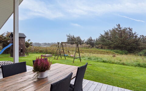 Herbiorn - 403M from the Sea: Flooring, Muur, Verdieping, Interieur Ontwerp, Hout, Plafond, Houten Vloer, Verlichting, Meubilair, Laminaatvloer