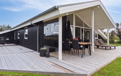 Herbiorn - 403M from the Sea: Flooring, Muur, Verdieping, Interieur Ontwerp, Hout, Plafond, Houten Vloer, Verlichting, Meubilair, Laminaatvloer