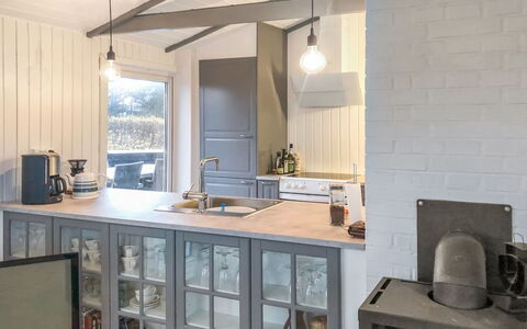 Gerlef - 382M from the Sea: Keuken, Interieur Ontwerp, Toestel Van De Keuken, Countertop, Meubilair, Flooring, Plafond, Cabinetry, Kamer, Lichte Inrichting