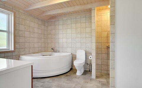 Hermande - 203M from the Sea: Meubilair, Interieur Ontwerp, Stoel, Flooring, Tafel, Toevlucht, Verdieping, Plafond, Kamer, Eco Hotel