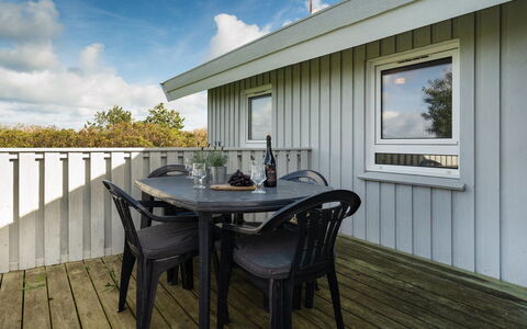 Hava - 450M from the Sea: Hout, Huis, Hardwood, Deur, Plank, Beits, Dek, Siding, Ontwerp, Balkon