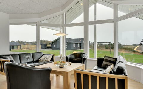 Swarthofthi - 1.5Km from the Sea: Plafond, Hout, Interieur Ontwerp, Flooring, Verdieping, Woonkamer, Huis, Meubilair, Bankstel