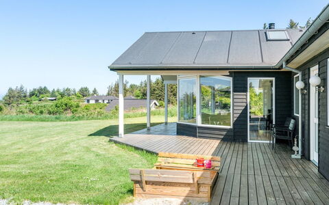Swarthofthi - 1.5Km from the Sea: Dak, Huis, Huis, Verblijf, Land Lot, Siding, Veranda, Schaduw, Gazon, Werf