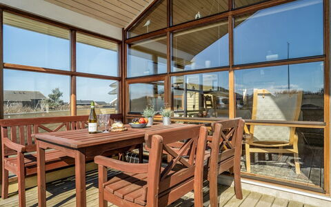 Fam - 300M from the Sea: Huis, Huis, Deur, Dak, Verblijf, Landgoed, Tuin, Schaduw, Siding, Werf