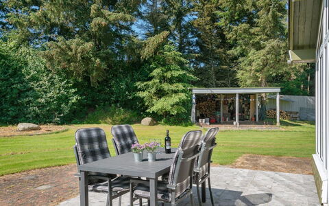 Marsa - 1.5Km from the Sea: Meubilair, Buitenmeubels, Stoel, Tafel, Buitentafel, Tuin, Keuken En Eettafel, Schaduw, Patio, Outdoor Structuur