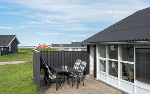 Miroslava - 140M from the Sea: Huis, Huis, Deur, Dak, Verblijf, Landgoed, Tuin, Schaduw, Siding, Werf