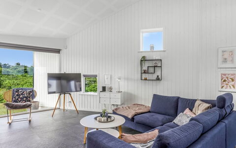 Vilda - 416M from the Sea: Flooring, Interieur Ontwerp, Verdieping, Plafond, Woonkamer, Bankstel, Kamer, Houten Vloer, Hardwood