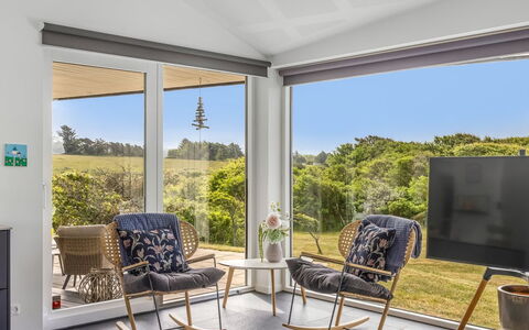 Vilda - 416M from the Sea: Meubilair, Interieur Ontwerp, Verdieping, Stoel, Woonkamer, Koffietafel, Houten Vloer, Bankstel, Kamerplant, Buitenmeubels