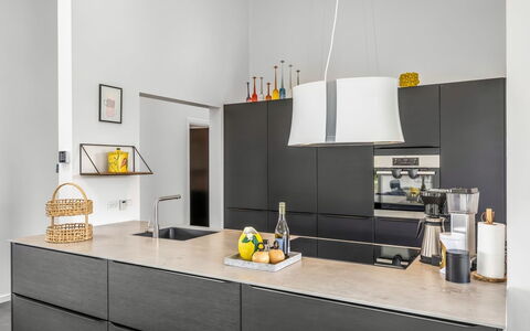 Vilda - 416M from the Sea: Interieur Ontwerp, Keuken, Countertop, Meubilair, Flooring, Toestel Van De Keuken, Cabinetry, Verlichting, Verdieping, Lichte Inrichting
