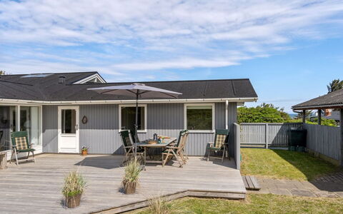Wolfger - 350M from the Sea: Gras, Grasland, Land Lot, Verblijf, Landelijk Gebied, Weide, Garden Gebouwen, Tuin, Schuur