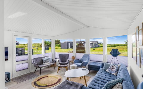 Albert - 340M from the Sea: Huis, Plafond, Verblijf, Schaduw, Ontwerp, Daylighting, Woonkamer, Bankstel, Villa