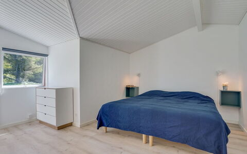 Albert - 340M from the Sea: Plafond, Interieur Ontwerp, Hout, Flooring, Verdieping, Kamer, Slaapkamer, Houten Vloer, Bed, Bedding