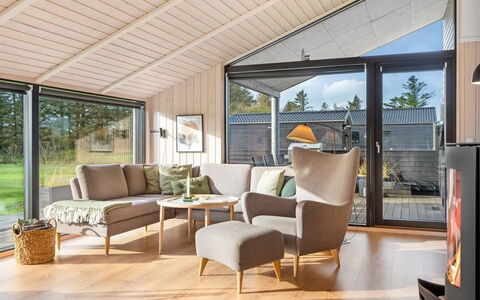 Talitha - 1.5Km from the Sea: Meubilair, Hout, Interieur Ontwerp, Flooring, Woonkamer, Verdieping, Bankstel, Stoel, Huis