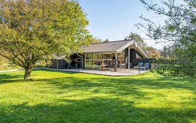 Emeli - 1.3Km from the Sea