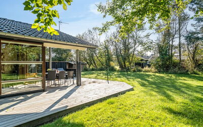 Emeli - 1.3Km from the Sea