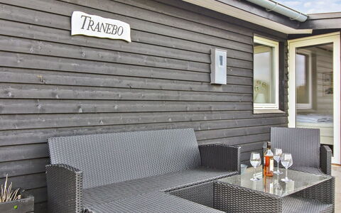 Benda - 348M from the Sea: Hout, Meubilair, Flooring, Verdieping, Buitenmeubels, Hardwood, Beits, Plank, Stoel, Dek