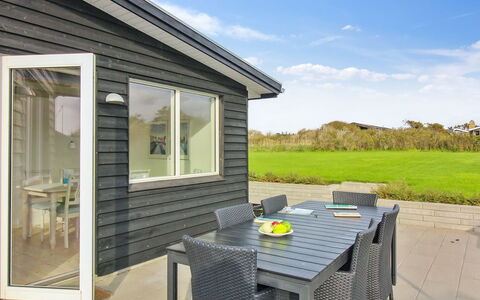 Benda - 348M from the Sea: Verblijf, Huis, Huis, Dak, Veranda, Landgoed, Siding, Garden Gebouwen, Boerderij, Werf