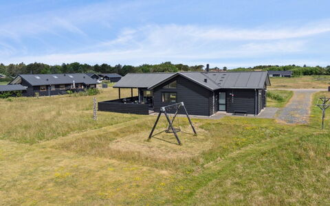 Fader - 950M from the Sea: Vegetation, Struik, De Lente, Verblijf, Tuin, Schaduw, Backyard, Werf, Stoel