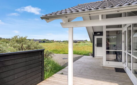Frejdis - 1.1Km from the Sea: Hout, Architectuur, Dak, Deur, Huis, Veranda, Samengesteld Materiaal, Dek, Hardwood, Plank