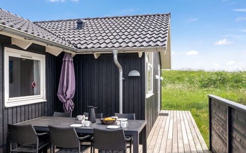 Frejdis - 1.1Km from the Sea: Hout, Huis, Huis, Deur, Dak, Verblijf, Veranda, Siding, Dek, Hardwood