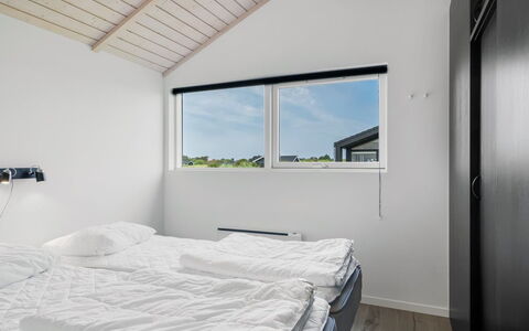 Frejdis - 1.1Km from the Sea: Siding, Daylighting, Slaapkamer, Bedding, Bed