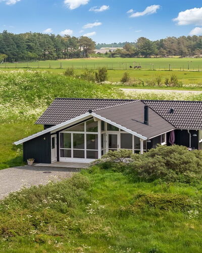 Frejdis - 1.1Km from the Sea