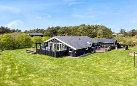 Wante - 900M from the Sea: Huis, Huis, Deur, Dak, Verblijf, Landgoed, Tuin, Schaduw, Siding, Werf