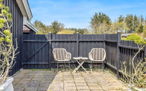 Wante - 900M from the Sea: Huis, Huis, Deur, Dak, Verblijf, Landgoed, Tuin, Schaduw, Siding, Werf