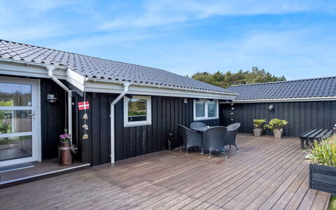 Wante - 900M from the Sea: Huis, Huis, Deur, Dak, Verblijf, Landgoed, Tuin, Schaduw, Siding, Werf