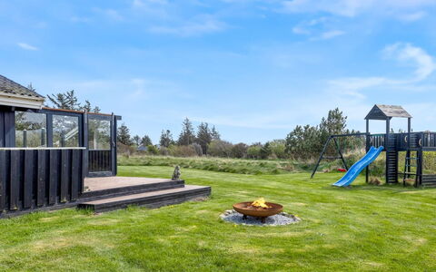 Wante - 900M from the Sea: Huis, Huis, Deur, Dak, Verblijf, Landgoed, Tuin, Schaduw, Siding, Werf
