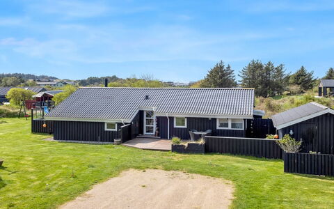 Wante - 900M from the Sea: Huis, Huis, Deur, Dak, Verblijf, Landgoed, Tuin, Schaduw, Siding, Werf