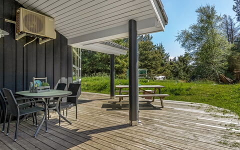 Winder - 1.3Km from the Sea: Verblijf, Huis, Huis, Dak, Veranda, Landgoed, Siding, Garden Gebouwen, Boerderij, Werf