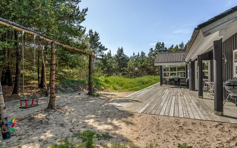 Winder - 1.3Km from the Sea: Verblijf, Huis, Huis, Dak, Veranda, Landgoed, Siding, Garden Gebouwen, Boerderij, Werf