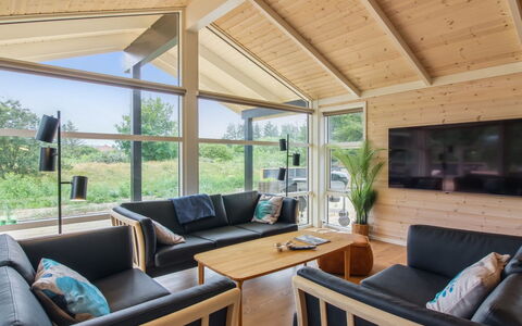 Heriest - 1.2Km from the Sea: Hout, Interieur Ontwerp, Plafond, Bankstel, Flooring, Huis, Woonkamer, Kamer, Hardwood