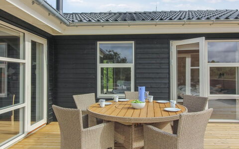 Heriest - 1.2Km from the Sea: Woongebied, Dak, Voorstad, Oprit, Landgoed, Schoorsteen