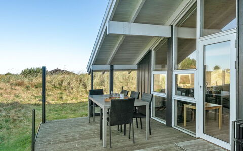 Bothilda - 660M from the Sea: Blauw, Struik, Verblijf, Groundcover, Tuin, Landgoed, Schaduw, Landscaping, Boerderij, Eco Hotel