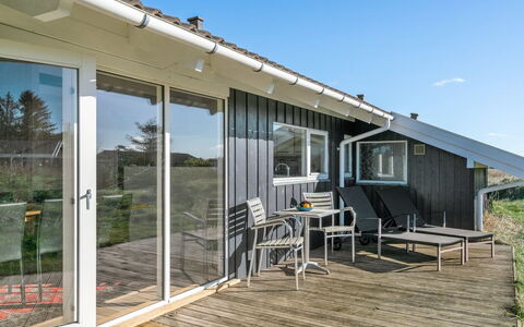 Bothilda - 660M from the Sea: Blauw, Struik, Verblijf, Groundcover, Tuin, Landgoed, Schaduw, Landscaping, Boerderij, Eco Hotel