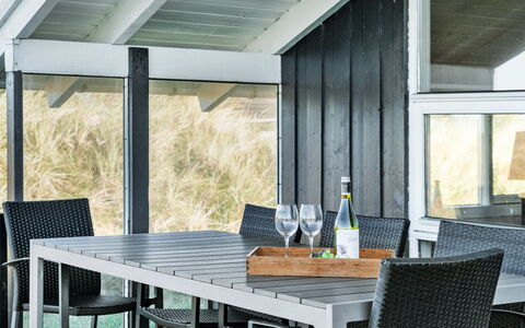 Bothilda - 660M from the Sea: Blauw, Struik, Verblijf, Groundcover, Tuin, Landgoed, Schaduw, Landscaping, Boerderij, Eco Hotel
