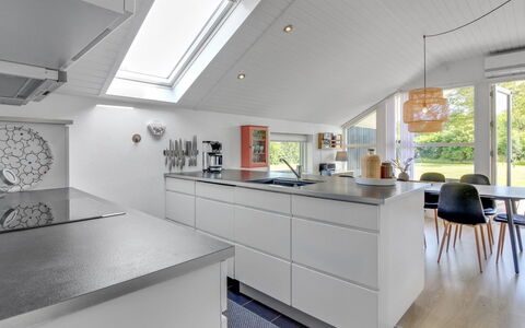 Harmen - 1.1Km from the Sea: Interieur Ontwerp, Plafond, Appartement, Flooring, Meubilair, Verdieping, Kamer, Verlichting, Huis, Bankstel