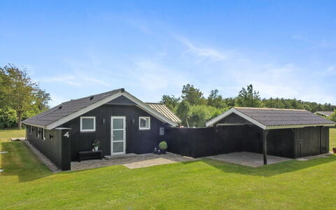 Harmen - 1.1Km from the Sea: Appartement, Schaduw, Balkon, Stoel, Hek, Buitenmeubels, Aluminium, Kunstgras