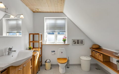 Othelia - 1.8Km from the Sea: Appartement, Schaduw, Balkon, Stoel, Hek, Buitenmeubels, Aluminium, Kunstgras