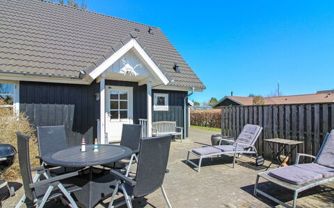 Othelia - 1.8Km from the Sea: Woongebied, Dak, Voorstad, Oprit, Landgoed, Schoorsteen