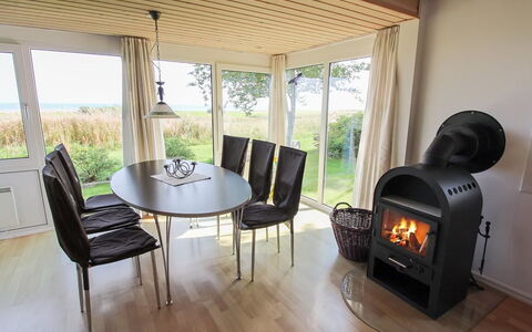 Isalie - 200M from the Sea: Hout, Meubilair, Flooring, Verdieping, Plafond, Stoel, Hardwood, Beits, Houten Vloer, Woonkamer