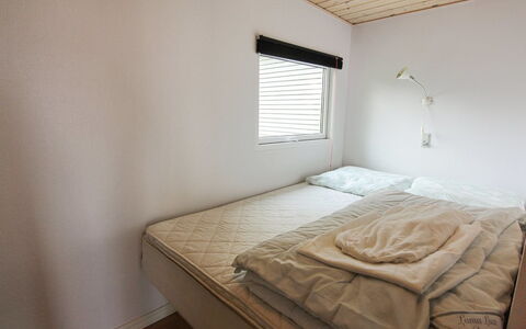 Isalie - 200M from the Sea: Muur, Verdieping, Hout, Slaapkamer, Flooring, Bed, Interieur Ontwerp, Laken, Bedding, Plafond