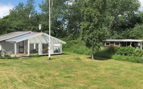Gonda - 500M from the Sea: Dak, Huis, Huis, Verblijf, Siding, Landgoed, Oprit, Garden Gebouwen, Werf, Schuur
