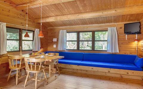 Beatrix - 700M from the Sea: Hout, Huis, Veranda, Dek, Hardwood, Dak, Beits, Houten Vloer, Eco Hotel